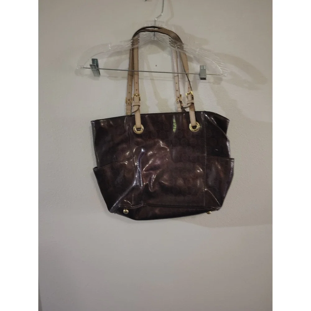 Michael Kors Jet Set Plum Patent Monogram Logo Tote Bag Burgundy Gold Hardware